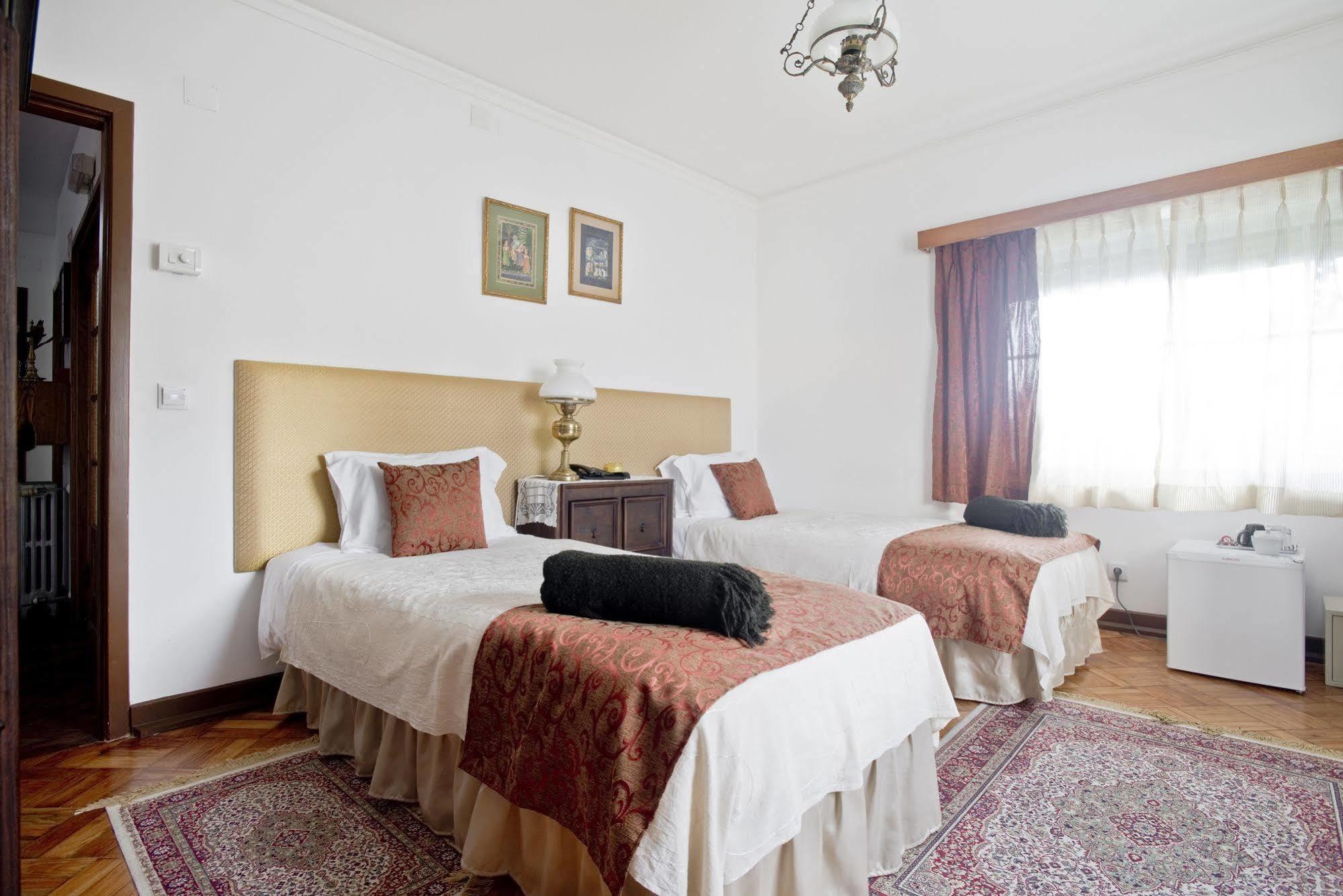 Casa Shanti Niketan เอสตอริล ภายนอก รูปภาพ