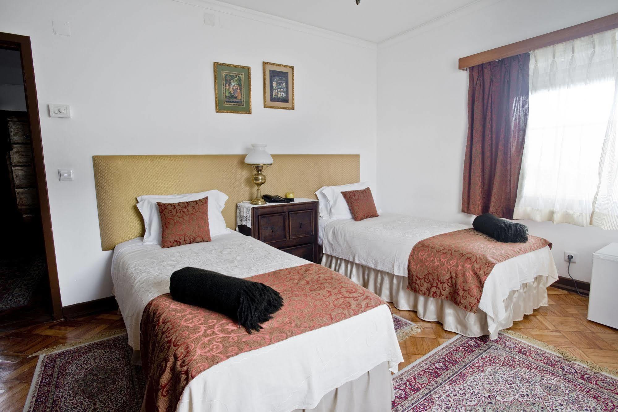 Casa Shanti Niketan เอสตอริล ภายนอก รูปภาพ
